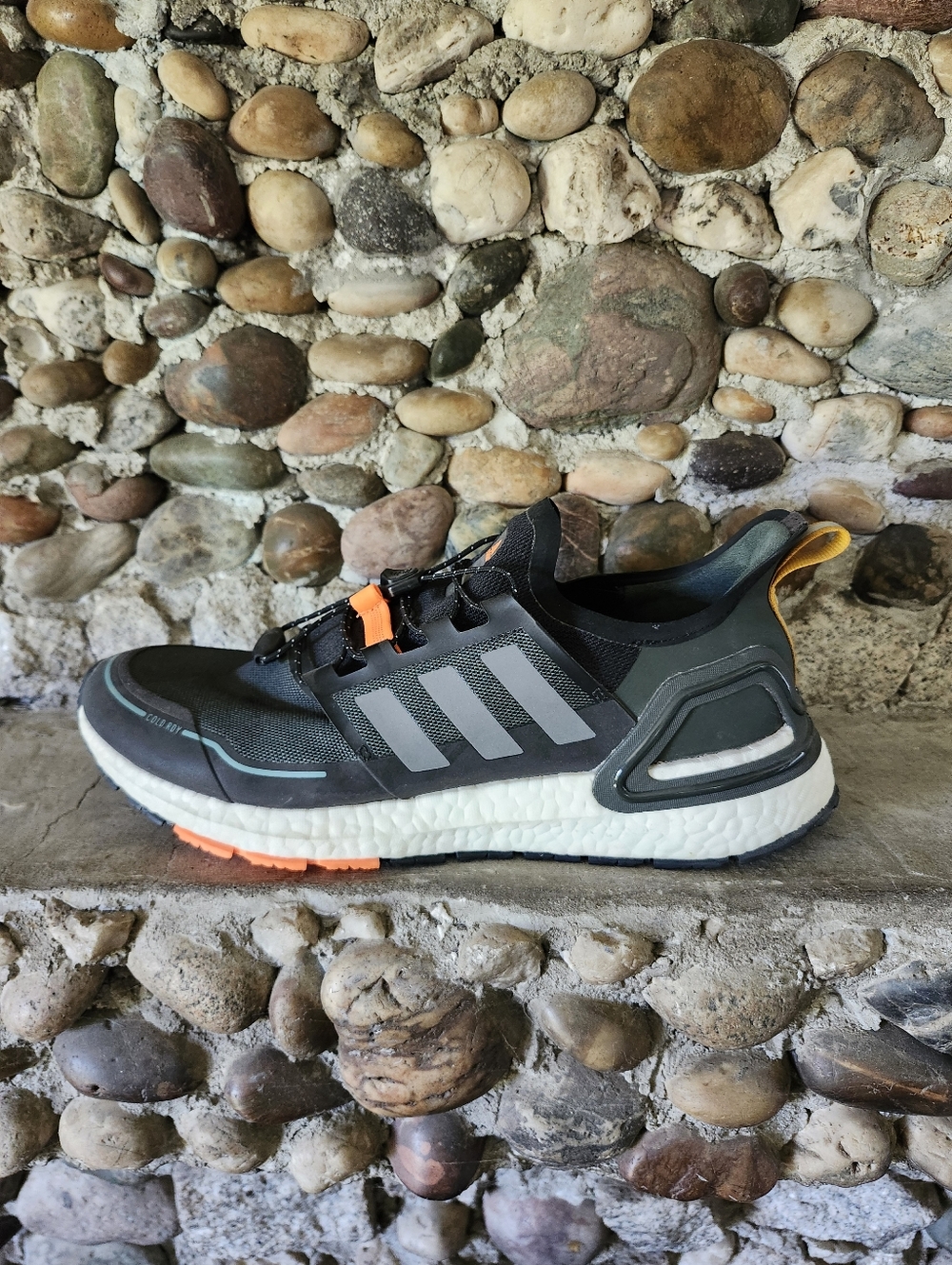 Adidas UltraBoost Cold Rdy. - Picture 2 of 7